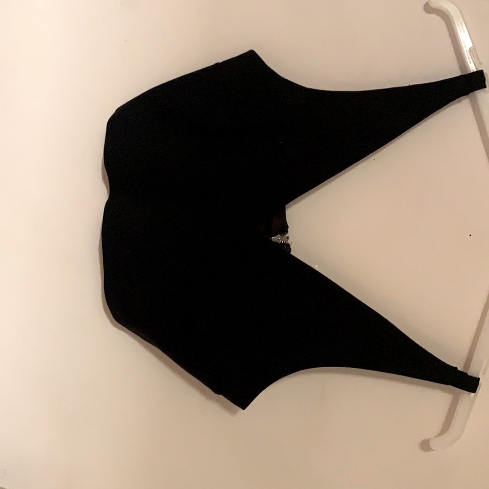 Black crop tank